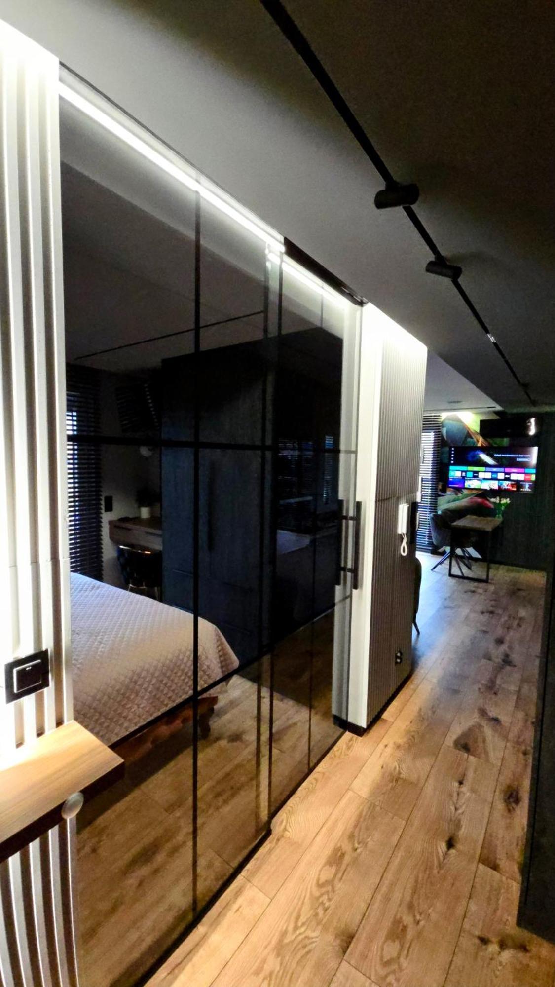 Apartament Dark Prestige New ! - Dostep 24H, Projektor , Garaz Podziemny , Klimatyzacja , Duzy Taras Kielce Exterior foto